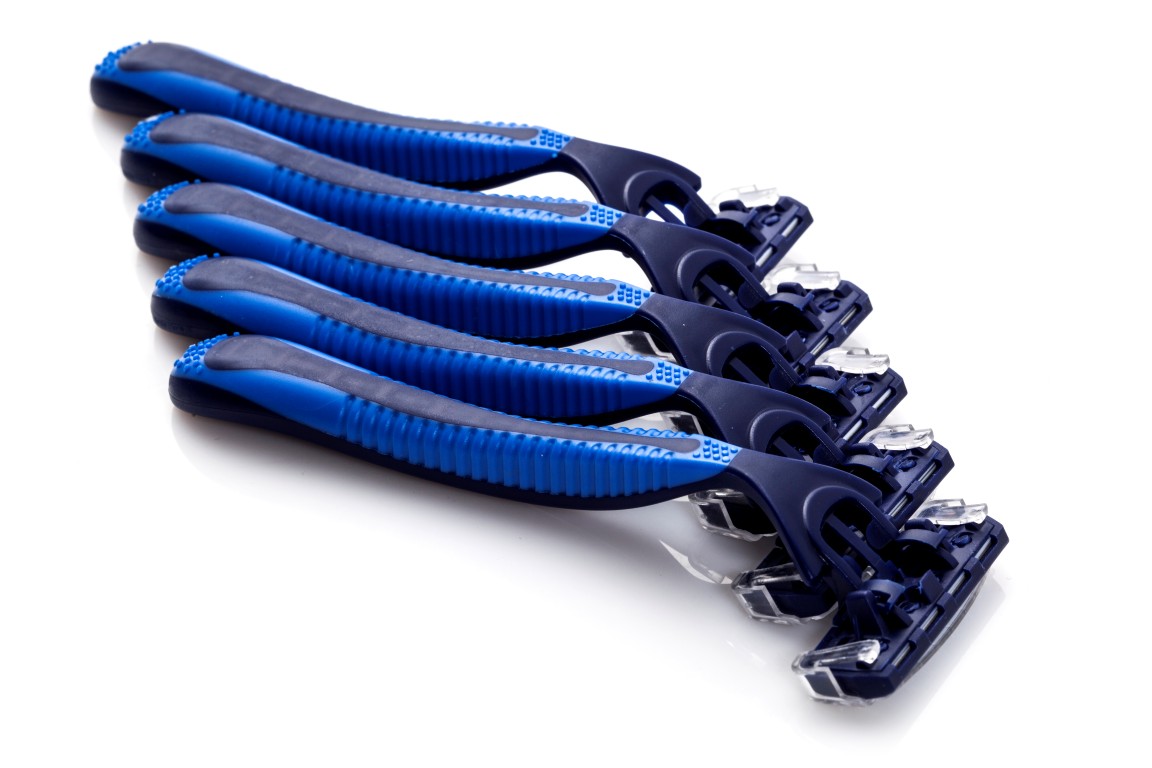 סכיני גילוח 3 להבים עם ראש מתכוונן